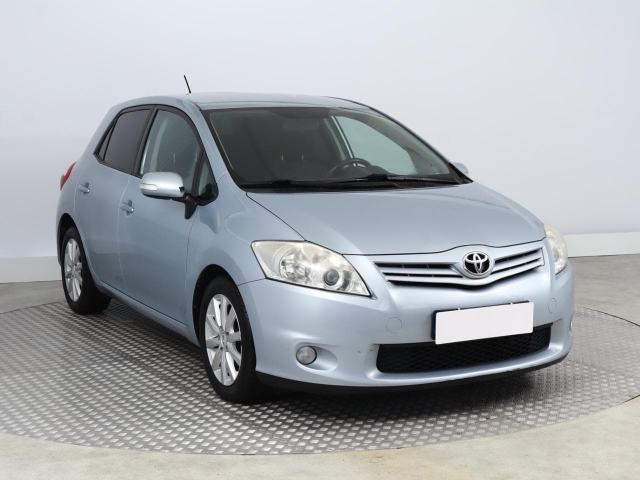 2010 Toyota AURIS