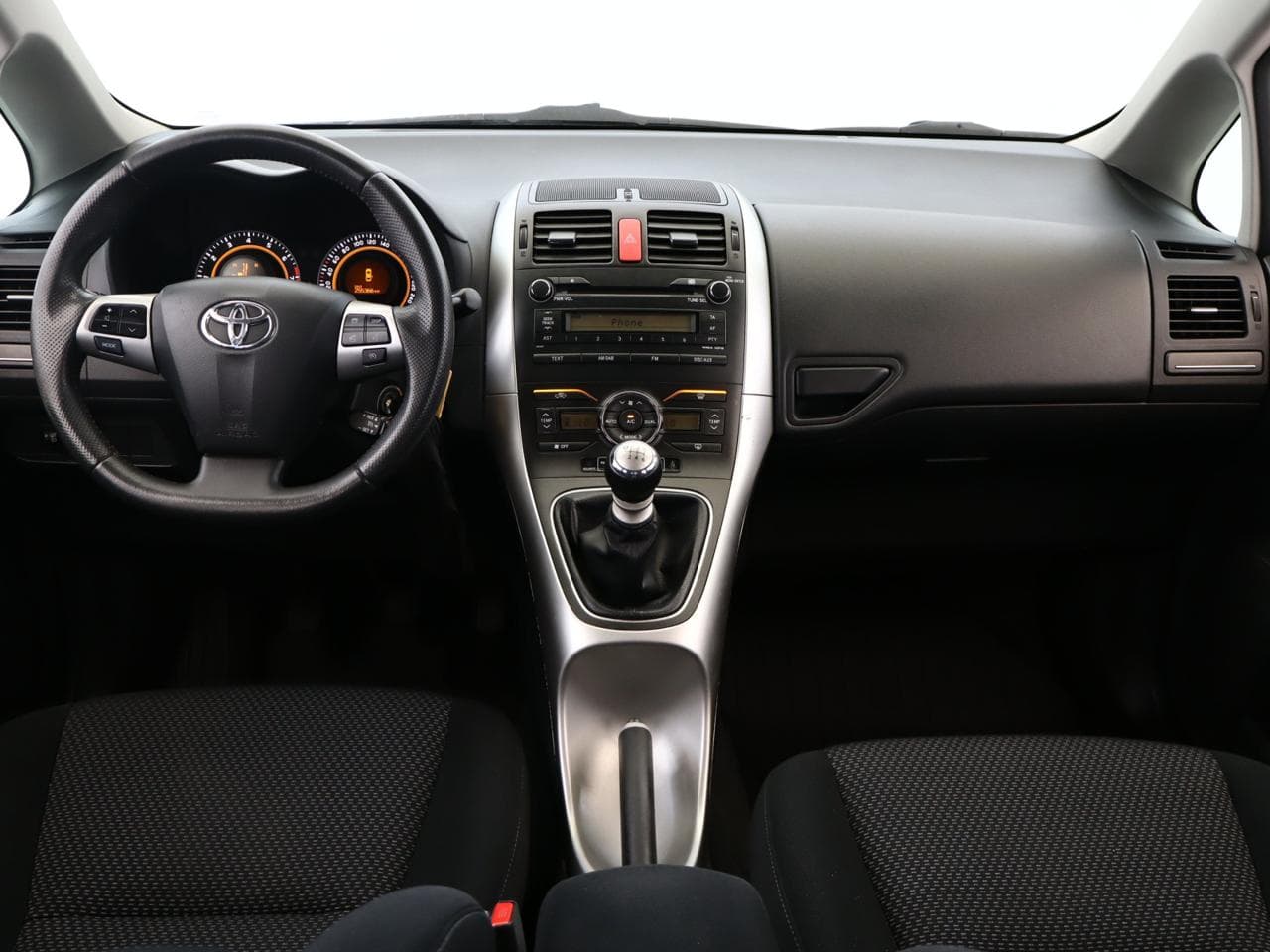 2010 Toyota AURIS - 9