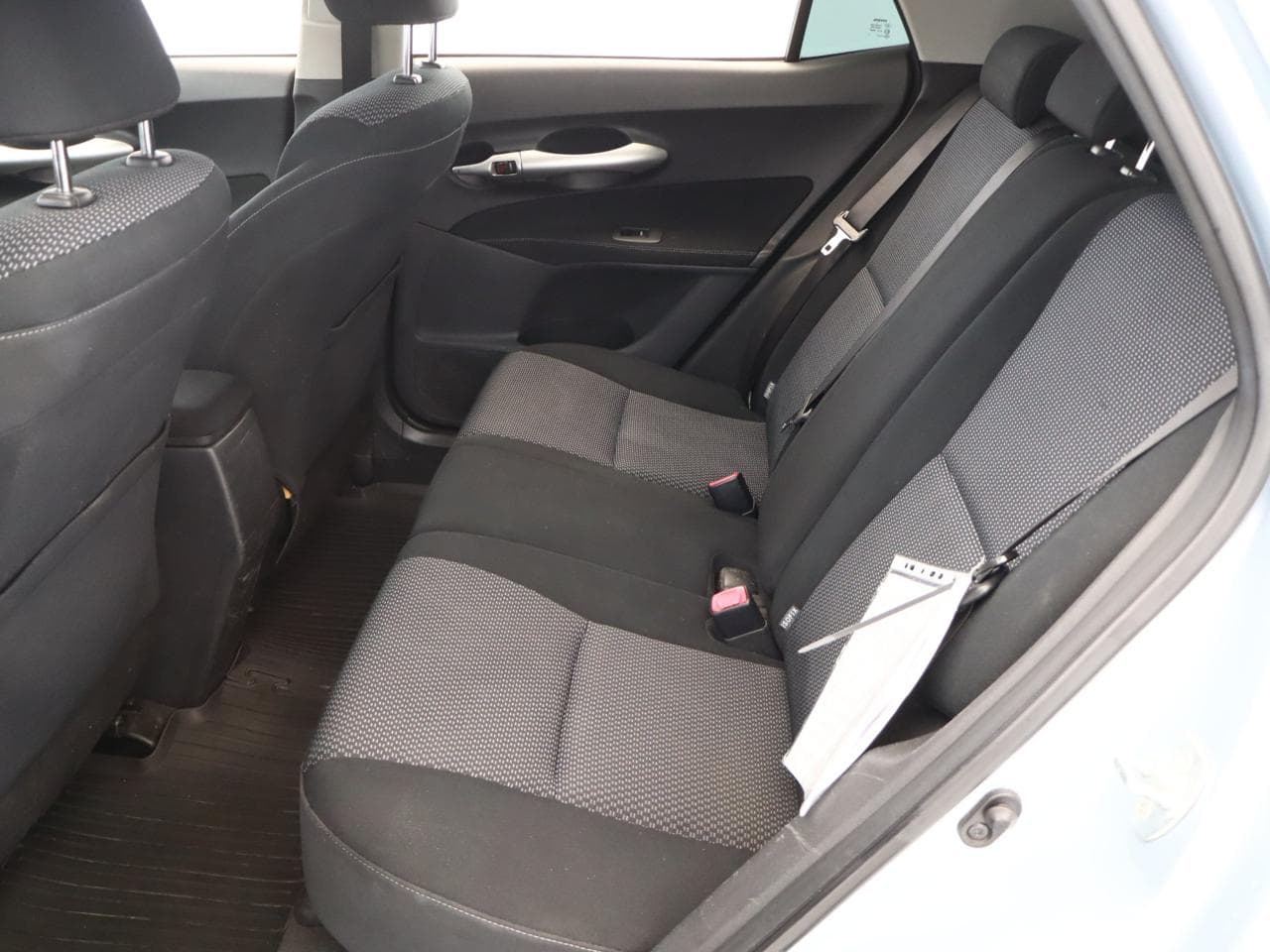 2010 Toyota AURIS - 12