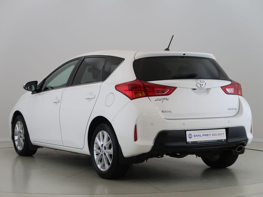 2013 Toyota AURIS - 8