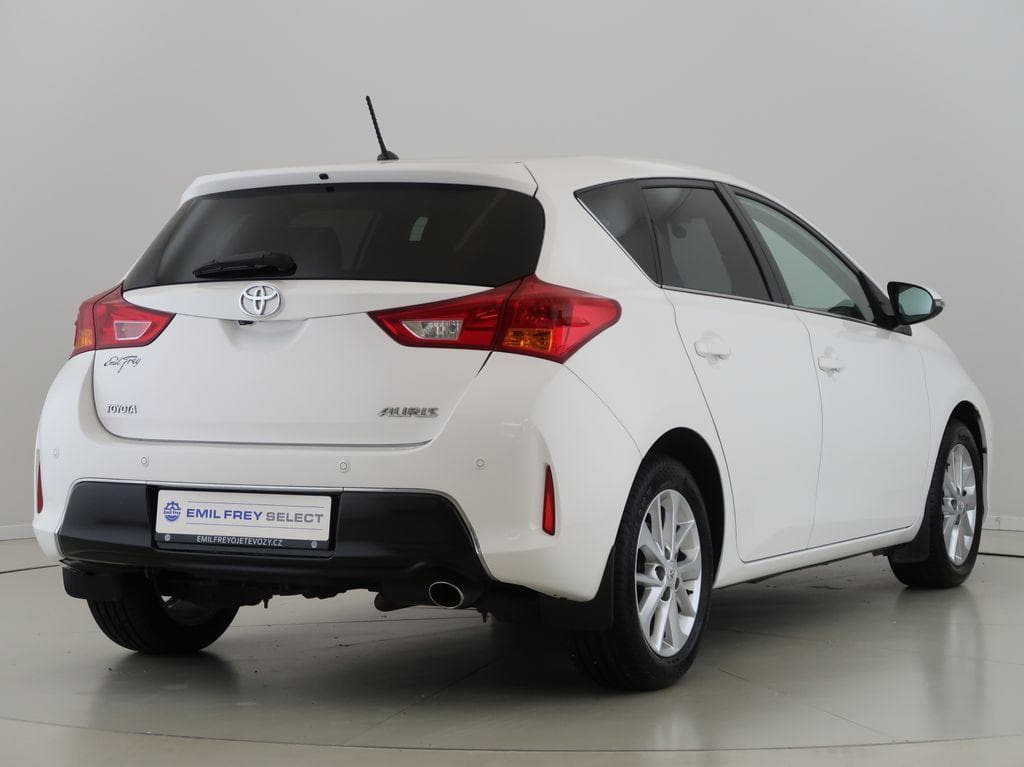 2013 Toyota AURIS - 6