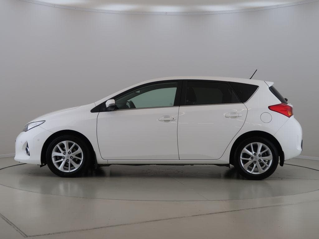 2013 Toyota AURIS - 9