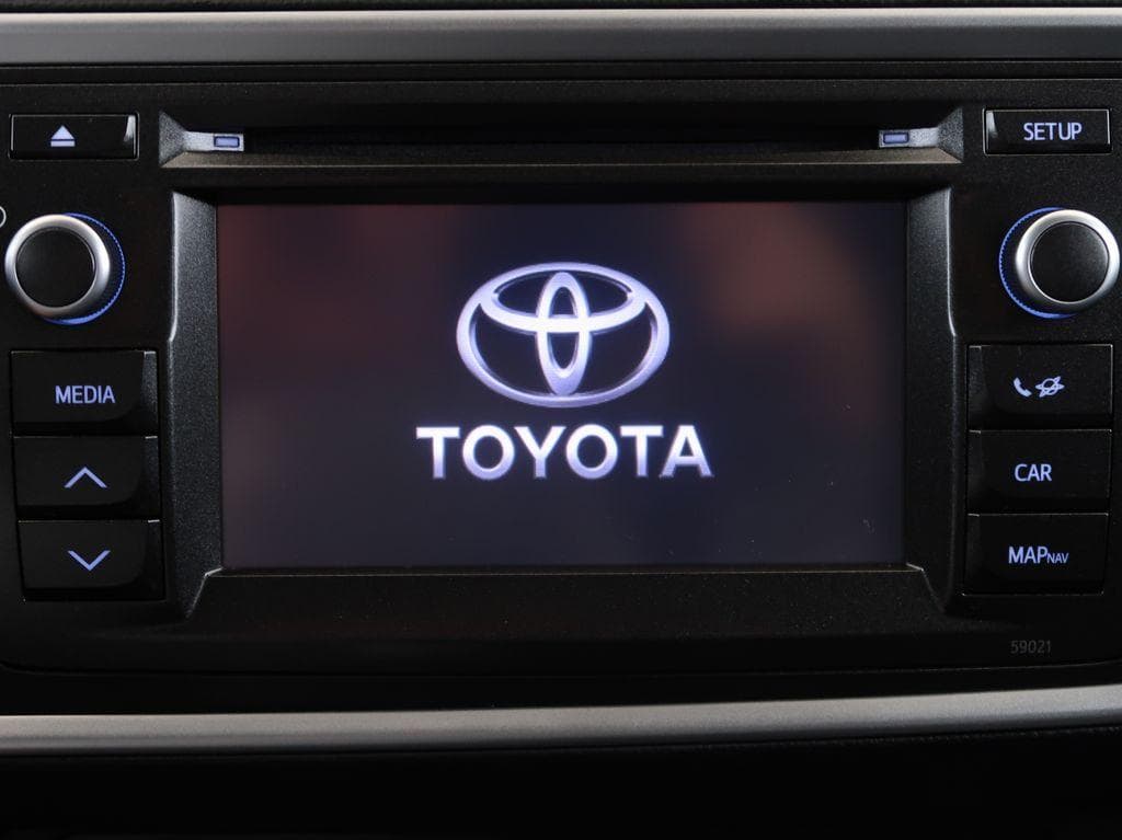 2013 Toyota AURIS - 19