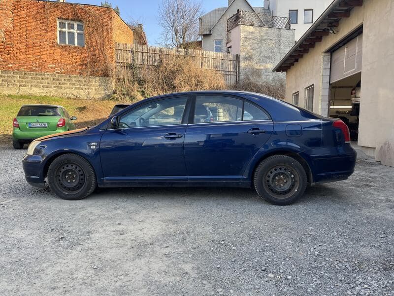 2005 Toyota AVENSIS - 8
