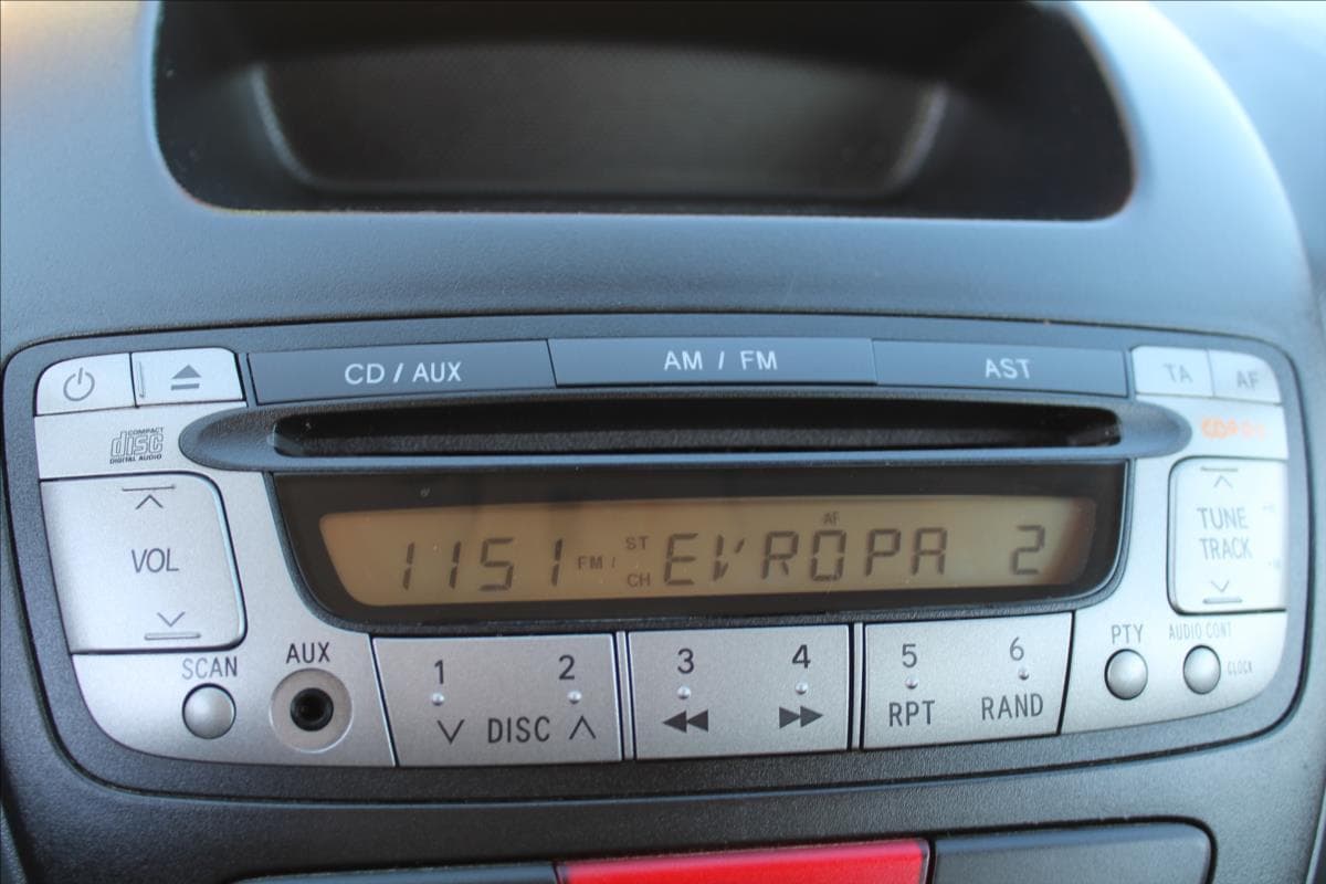 2011 Toyota AYGO - 12