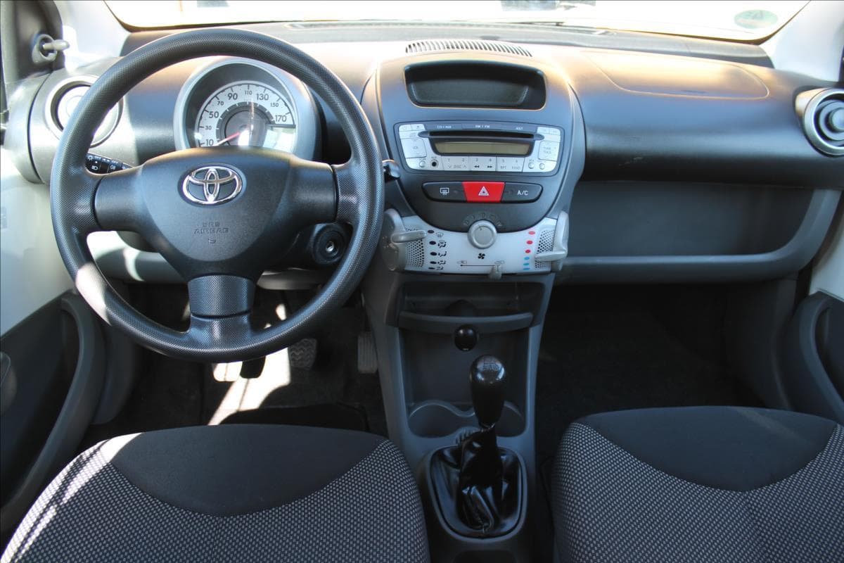 2011 Toyota AYGO - 9