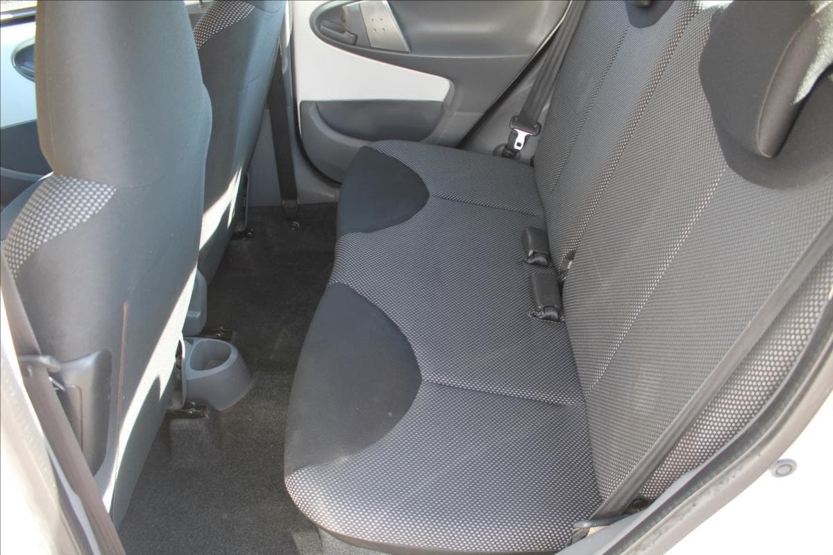 2011 Toyota AYGO - 8