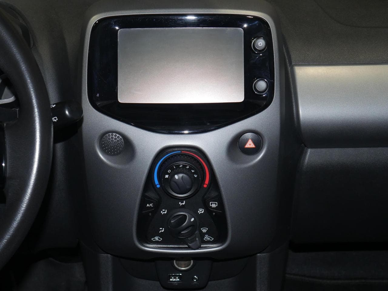2019 Toyota AYGO - 13