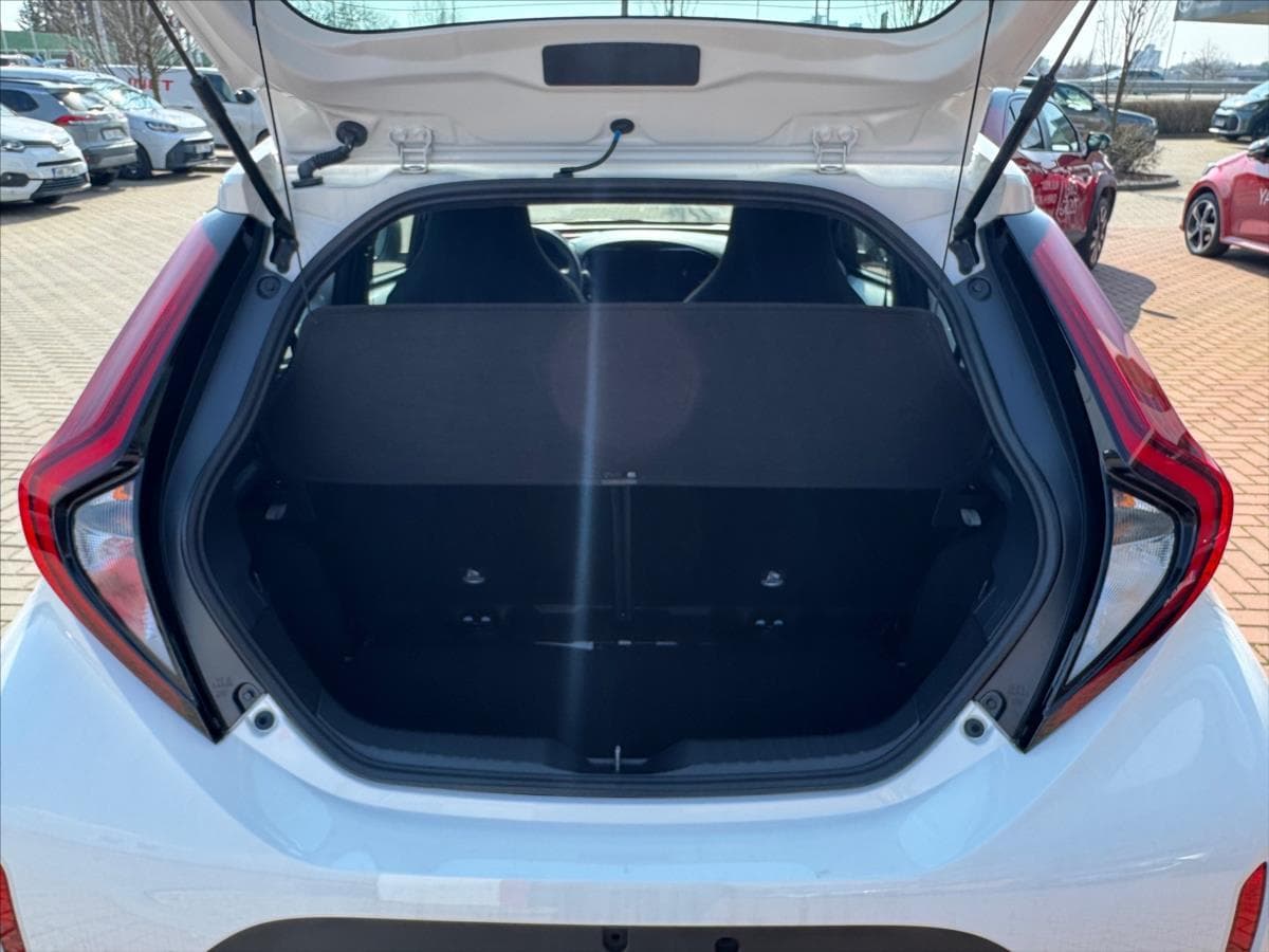 2025 Toyota Aygo - 13