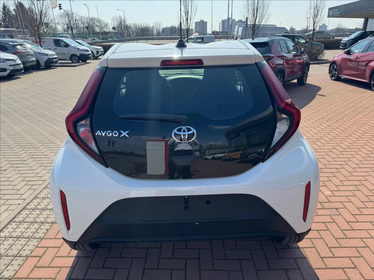 2025 Toyota Aygo - 11