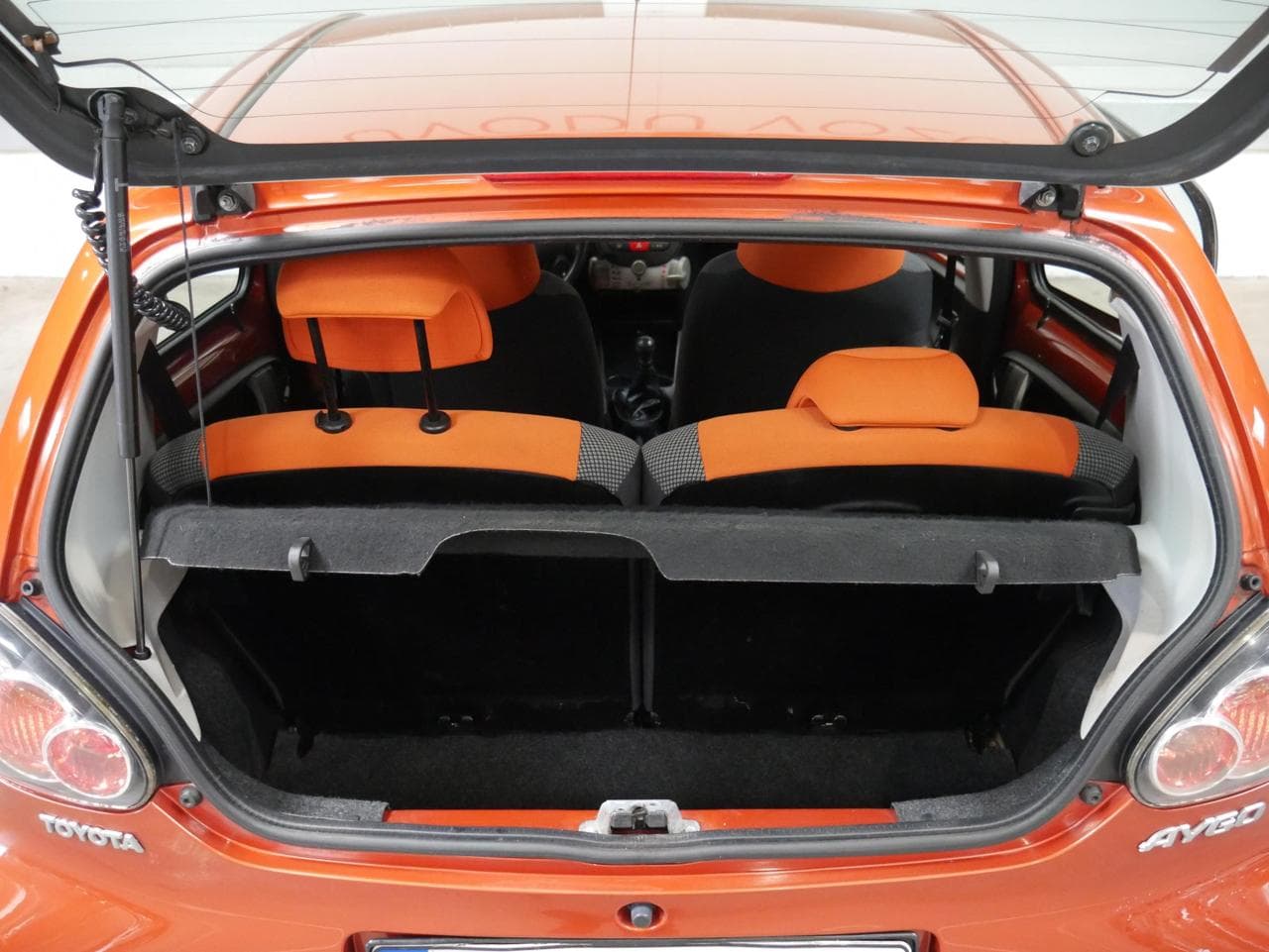 2012 Toyota AYGO - 12
