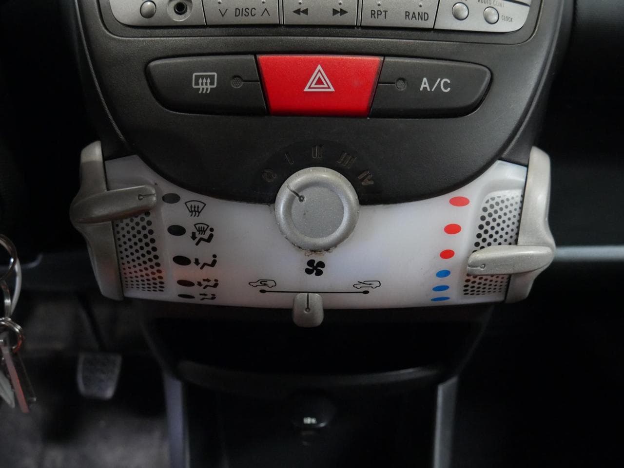 2012 Toyota AYGO - 22