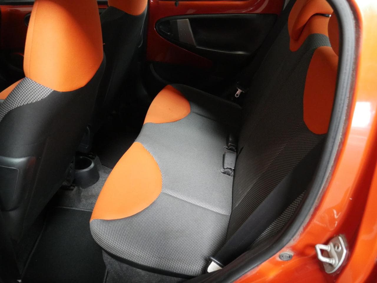 2012 Toyota AYGO - 18