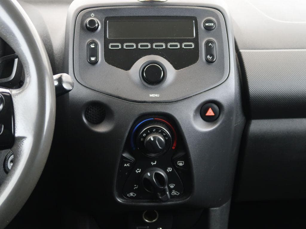 2020 Toyota AYGO - 16
