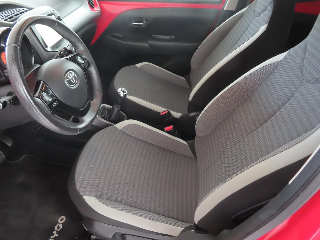 2018 Toyota AYGO - 16