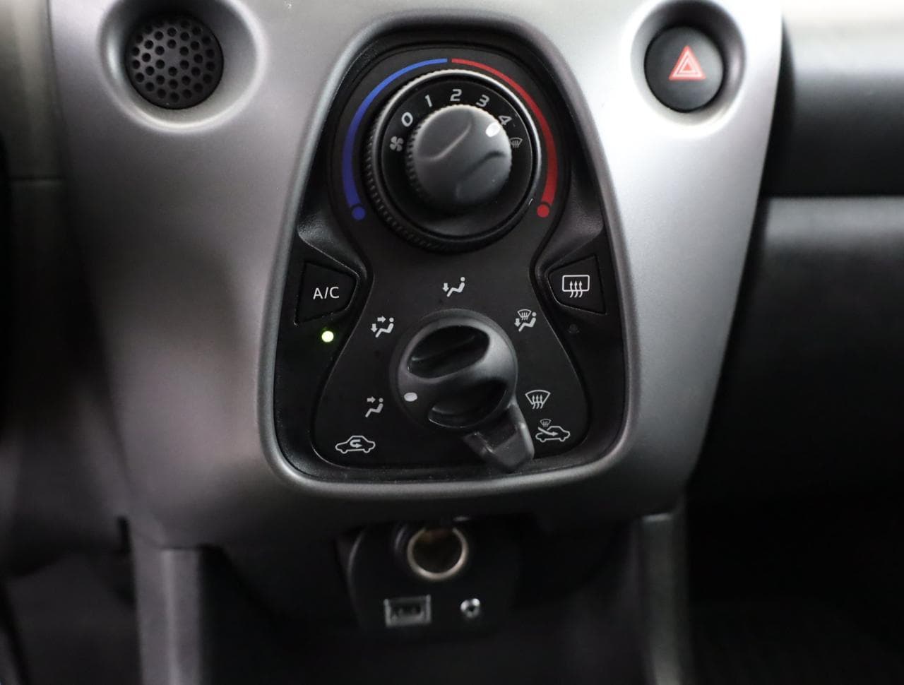 2018 Toyota AYGO - 15