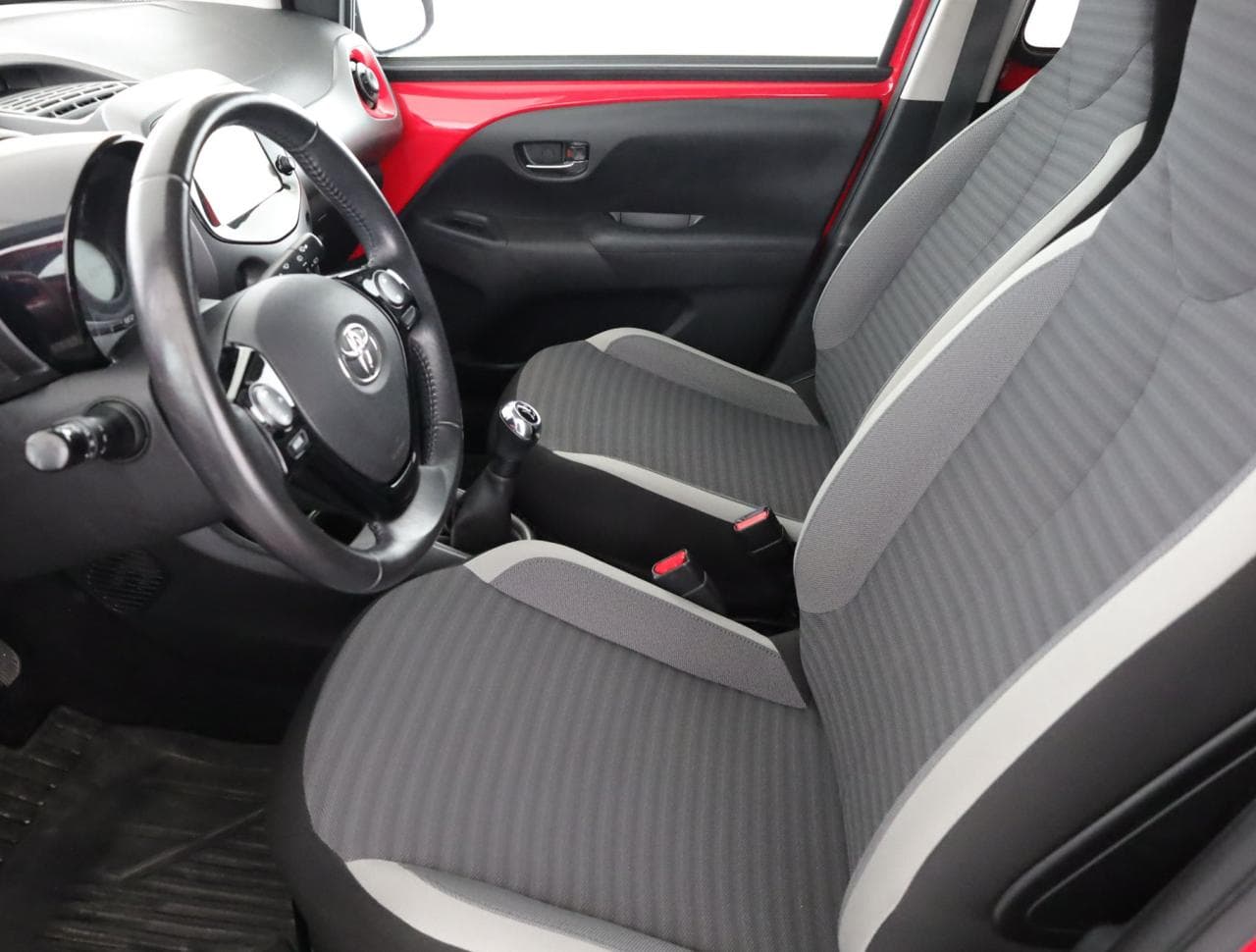 2018 Toyota AYGO - 13