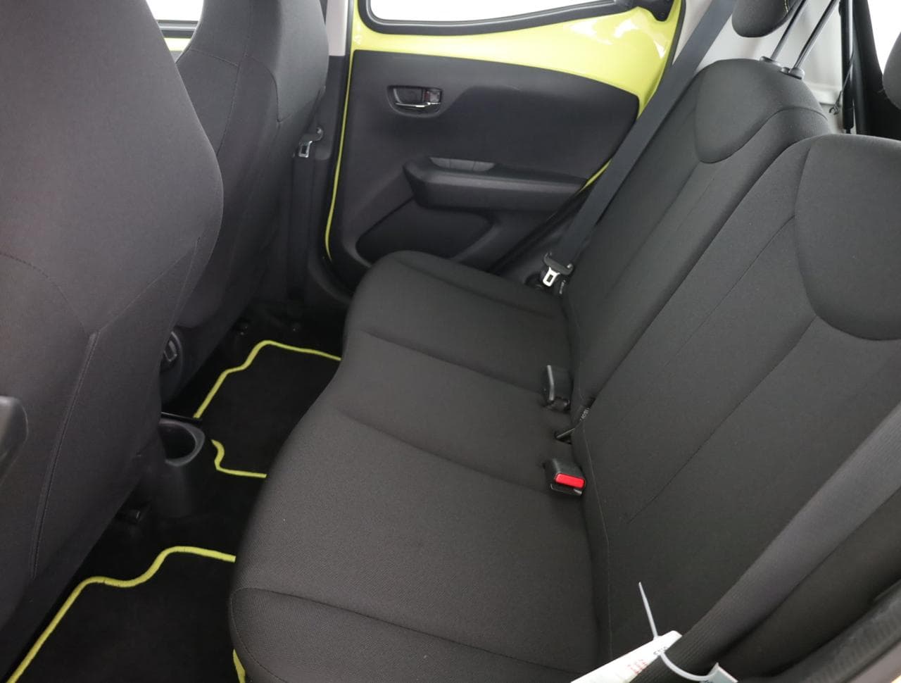 2016 Toyota AYGO - 12