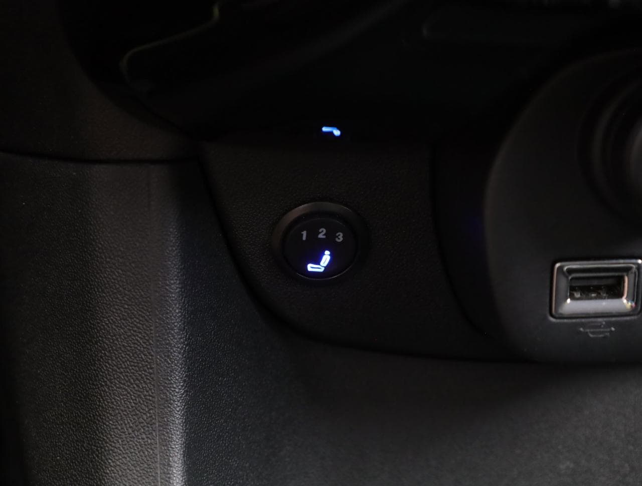 2016 Toyota AYGO - 18
