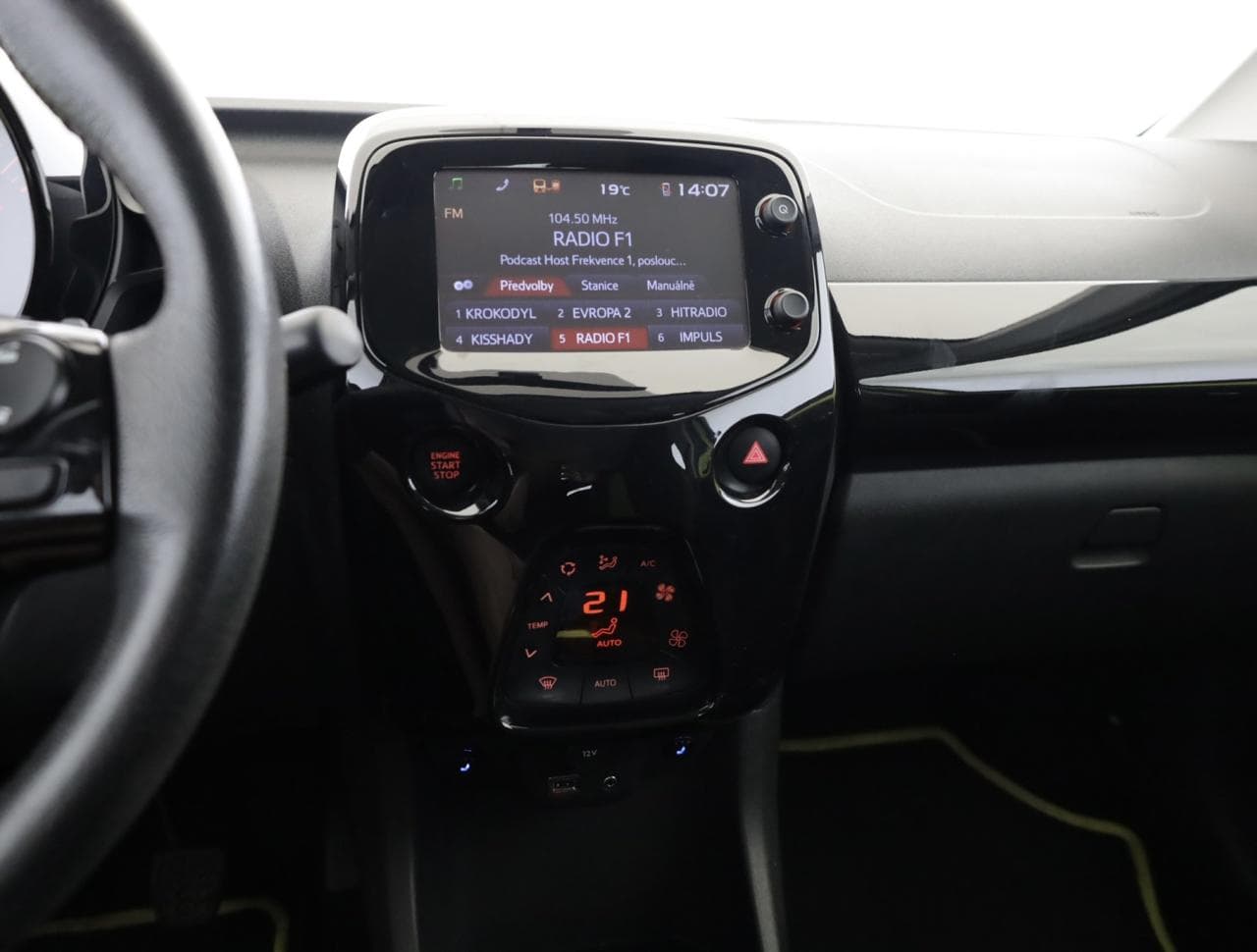 2016 Toyota AYGO - 16
