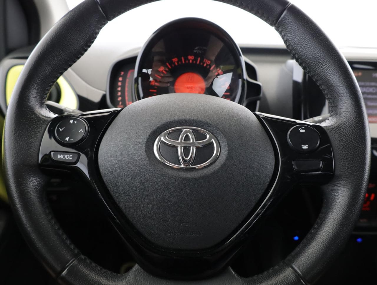 2016 Toyota AYGO - 14