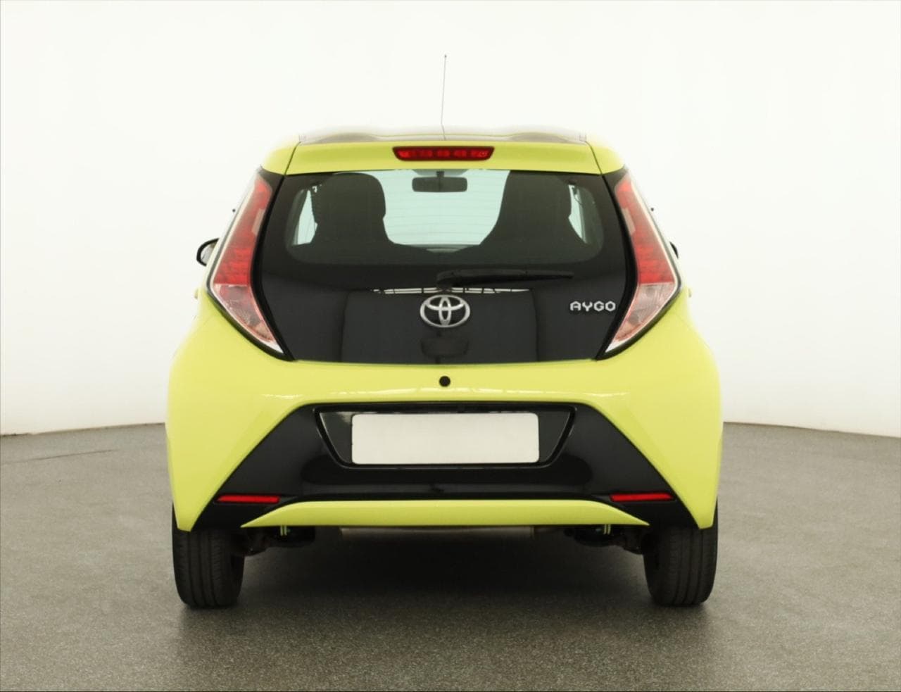 2016 Toyota AYGO - 6