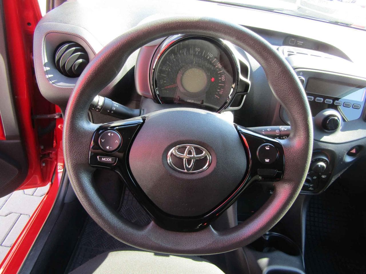 2020 Toyota AYGO - 27