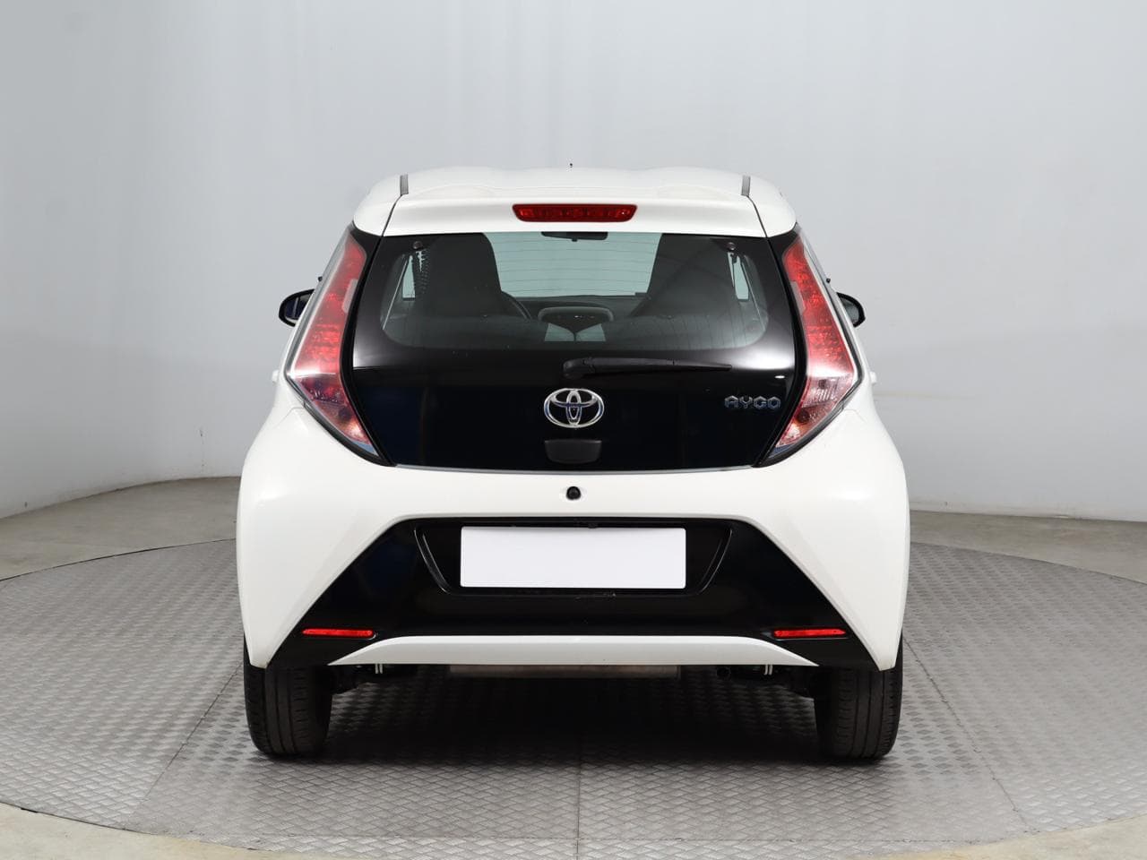 2015 Toyota AYGO - 10