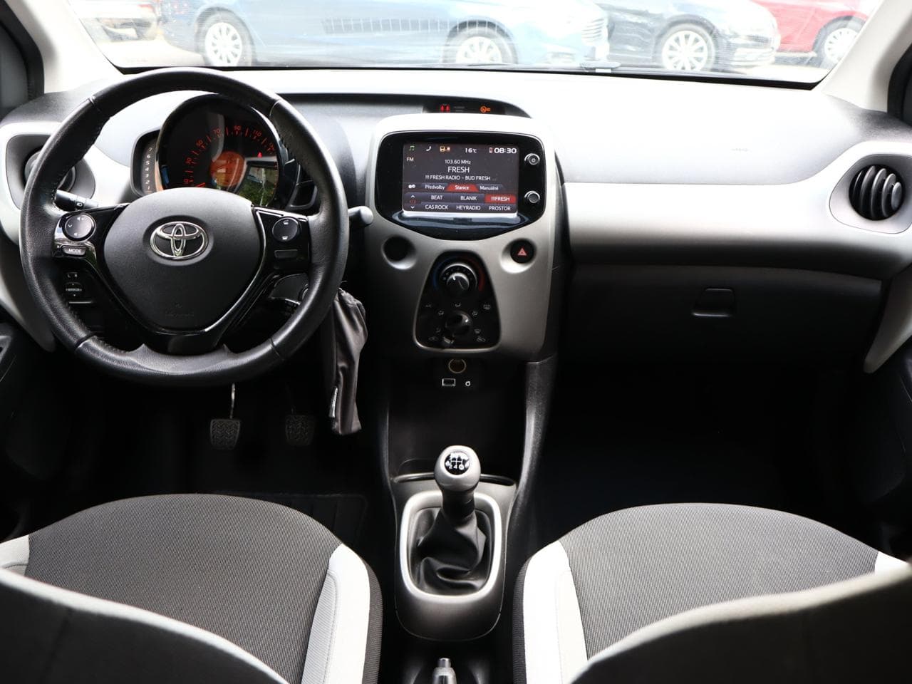 2015 Toyota AYGO - 16