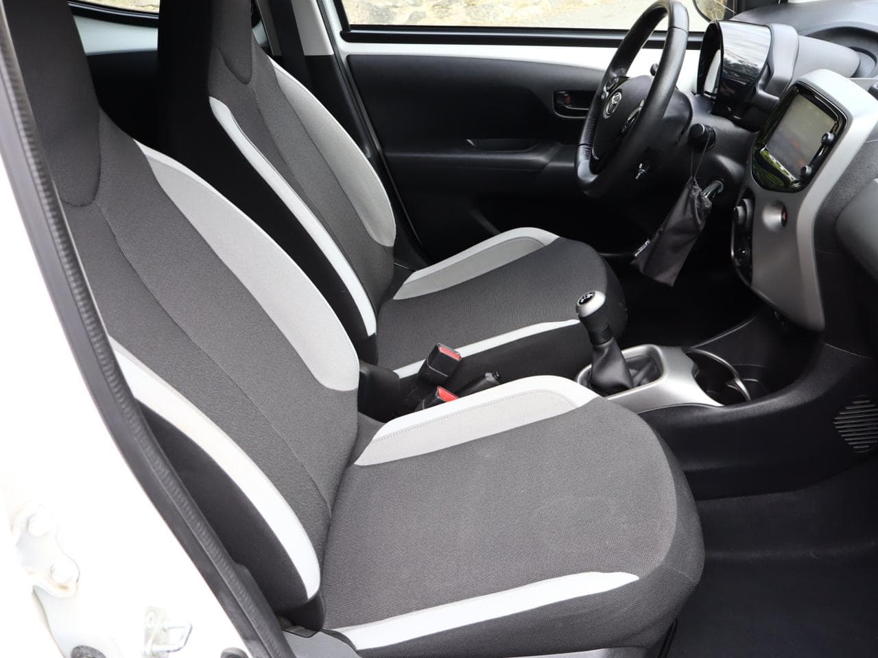 2015 Toyota AYGO - 18