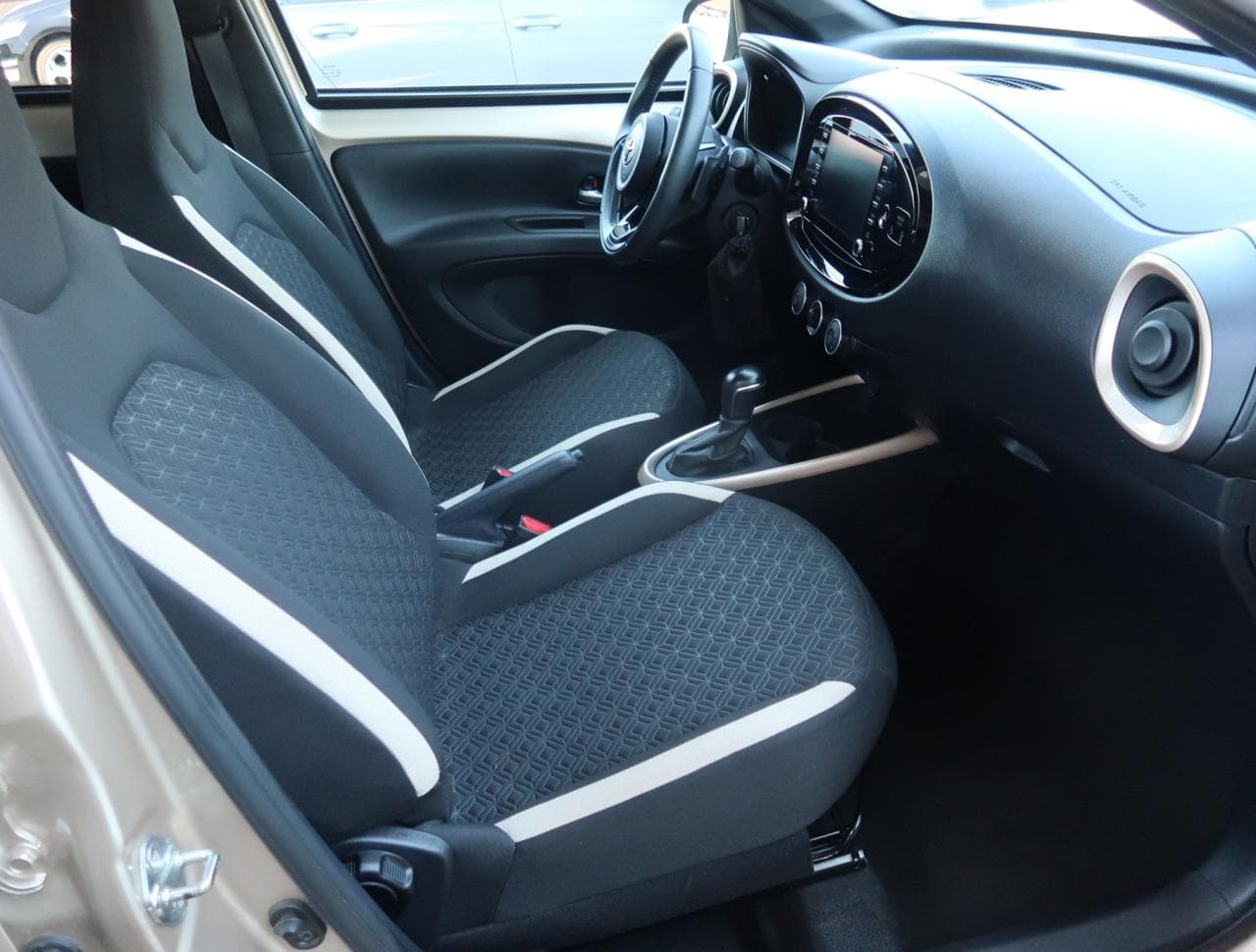 2022 Toyota AYGO - 22