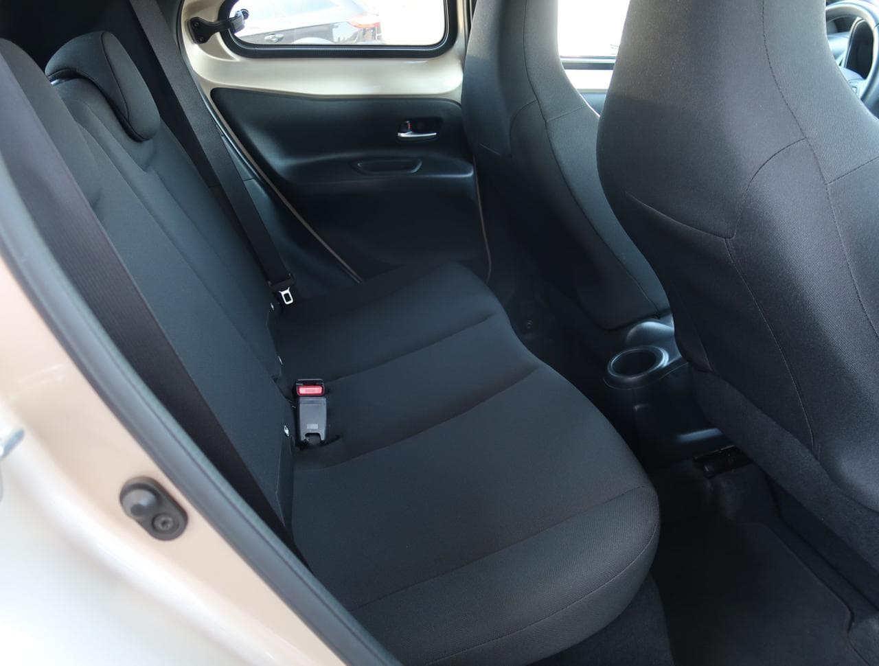 2022 Toyota AYGO - 24