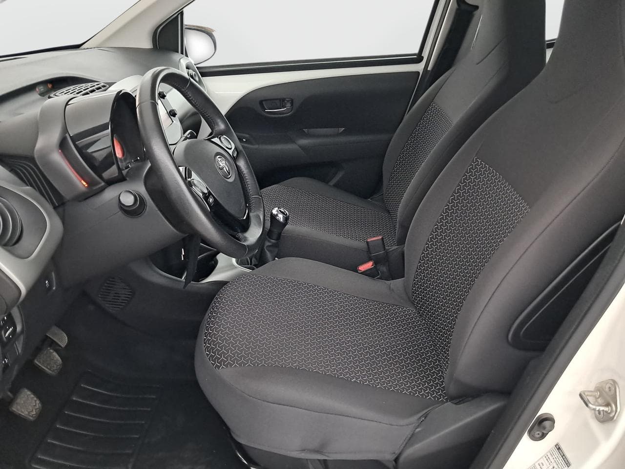 2017 Toyota AYGO - 15