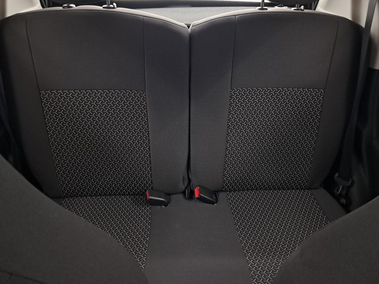 2017 Toyota AYGO - 13