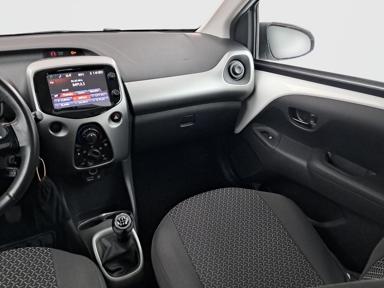 2017 Toyota AYGO - 10