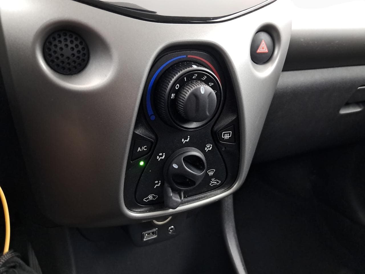 2017 Toyota AYGO - 18