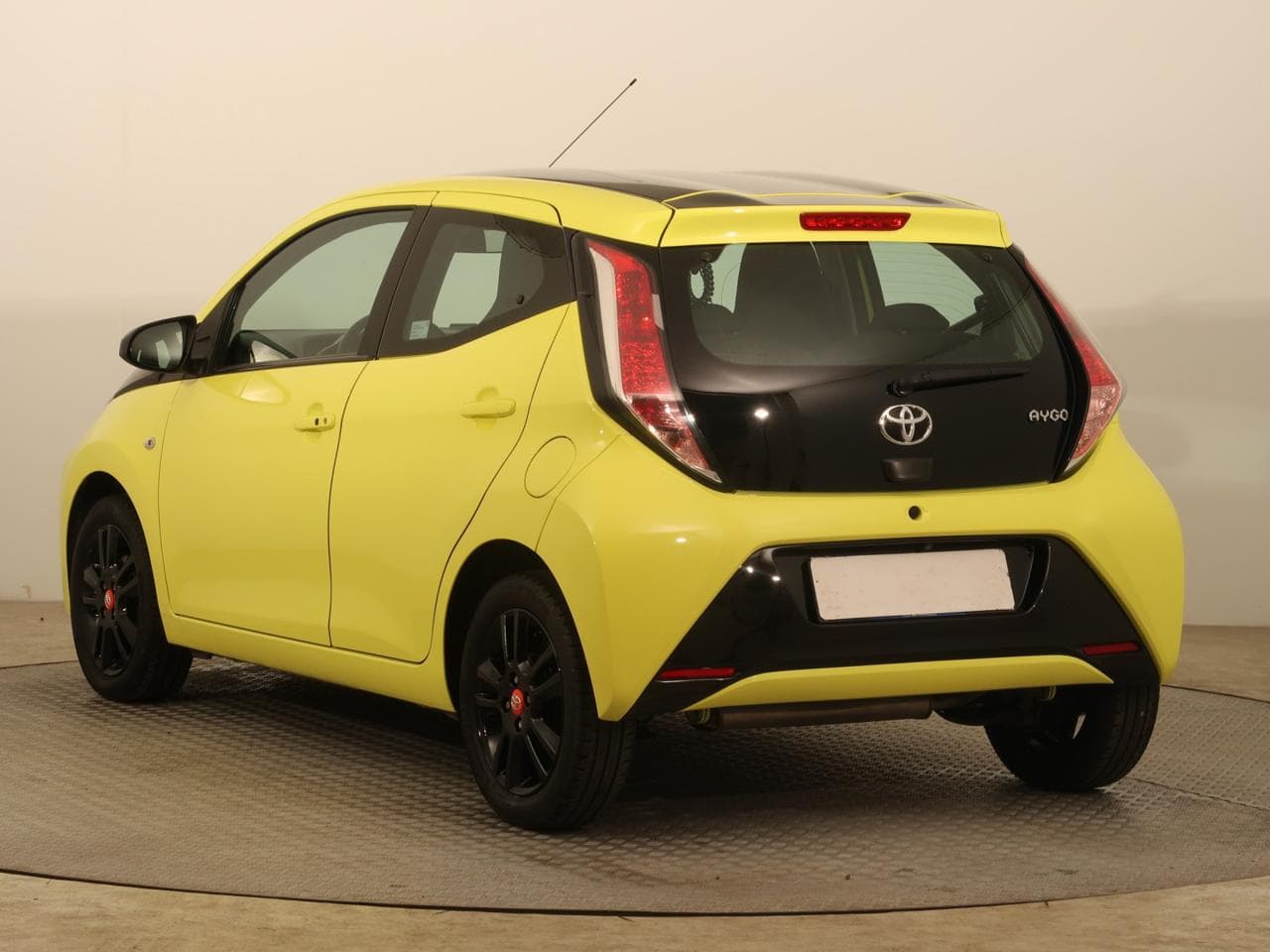 2017 Toyota AYGO - 5