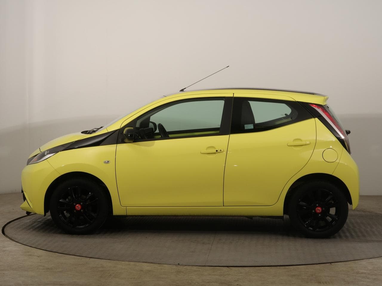 2017 Toyota AYGO - 4