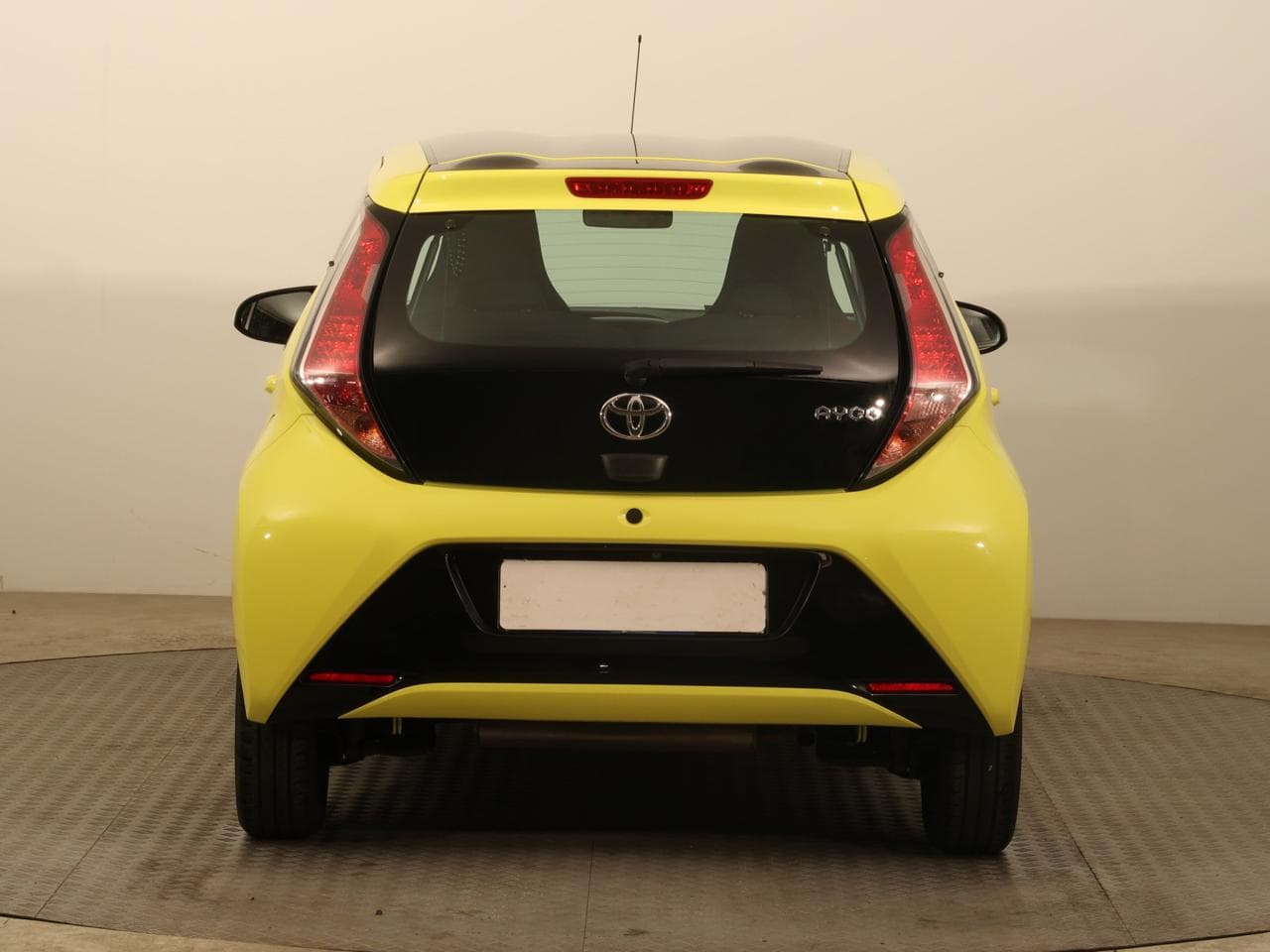 2017 Toyota AYGO - 6