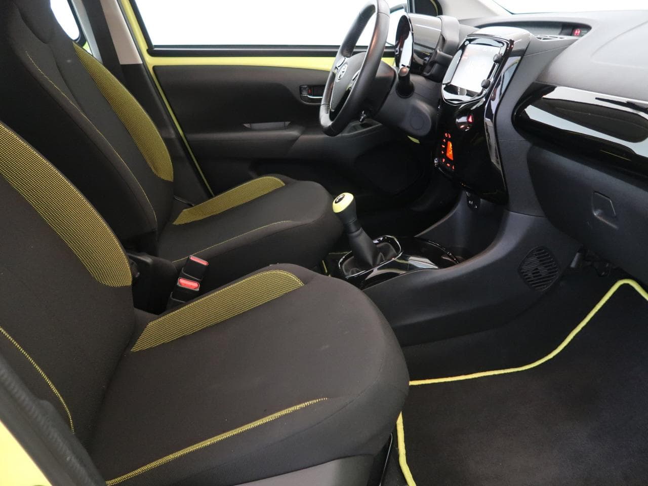 2017 Toyota AYGO - 12