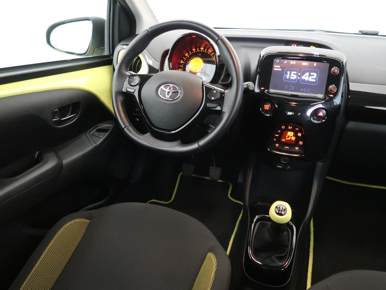 2017 Toyota AYGO - 9
