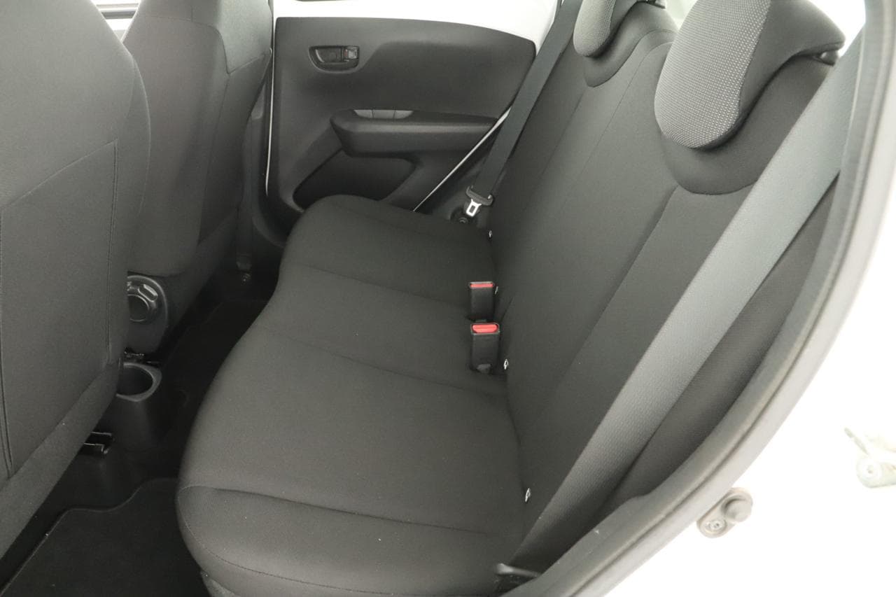 2021 Toyota AYGO - 12