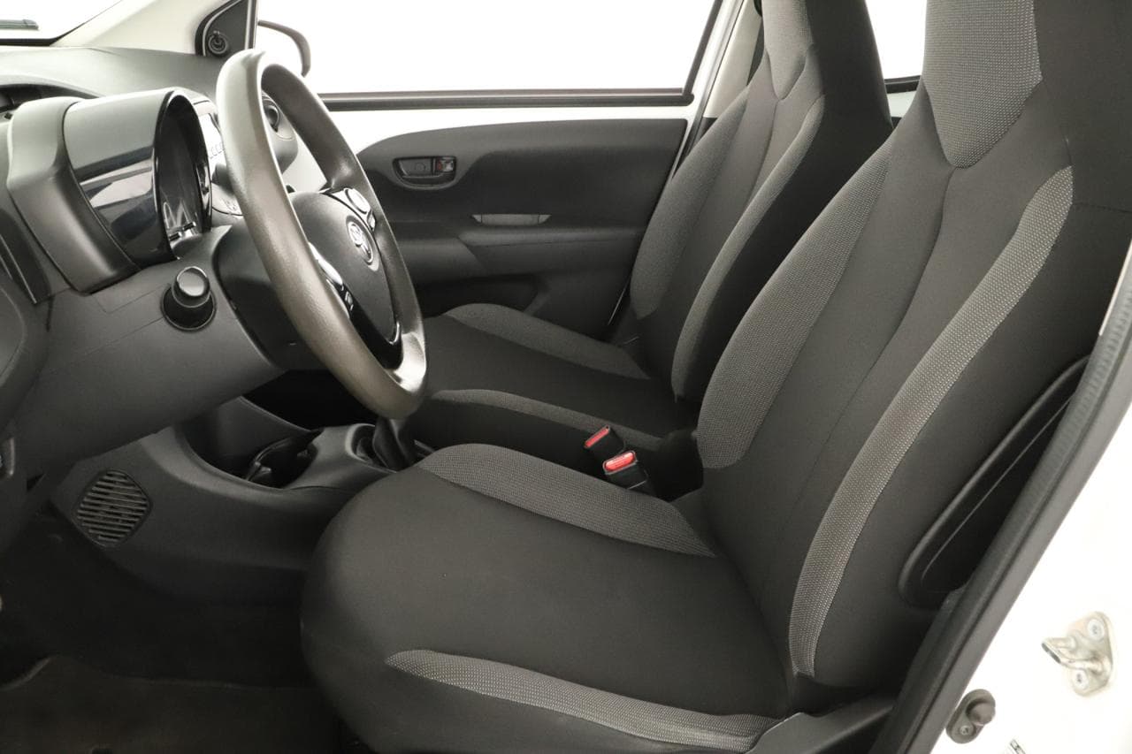 2021 Toyota AYGO - 13