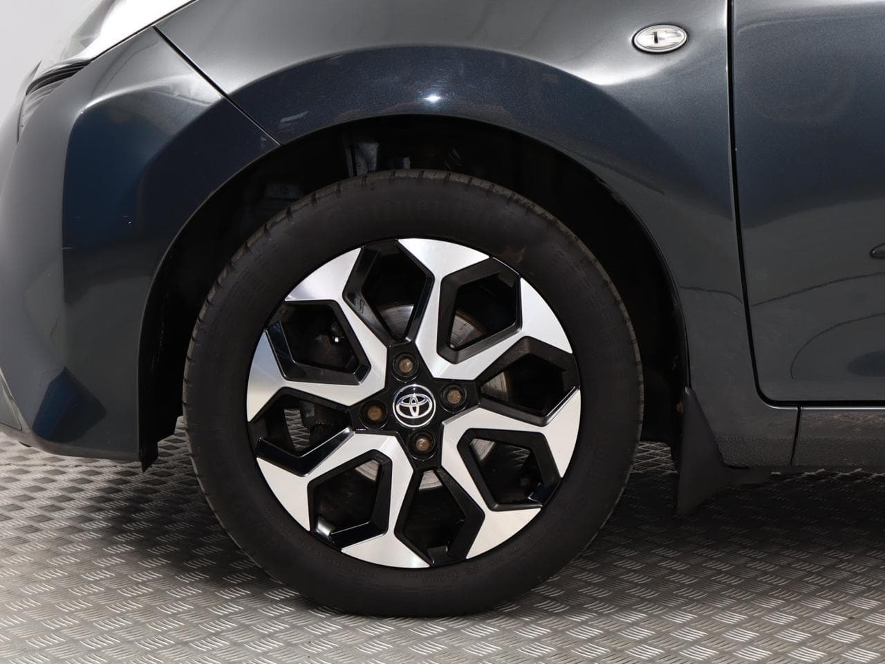 2021 Toyota AYGO - 17