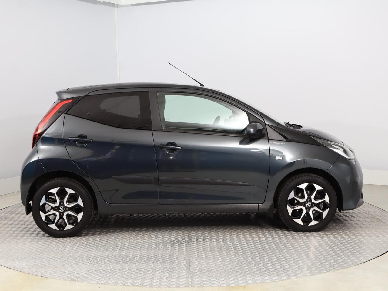 2021 Toyota AYGO - 8