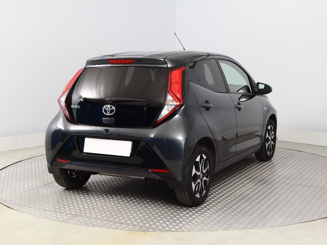 2021 Toyota AYGO - 7