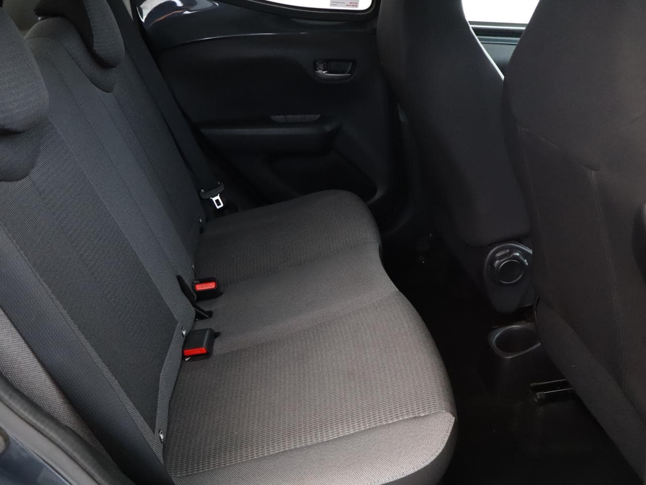 2021 Toyota AYGO - 11