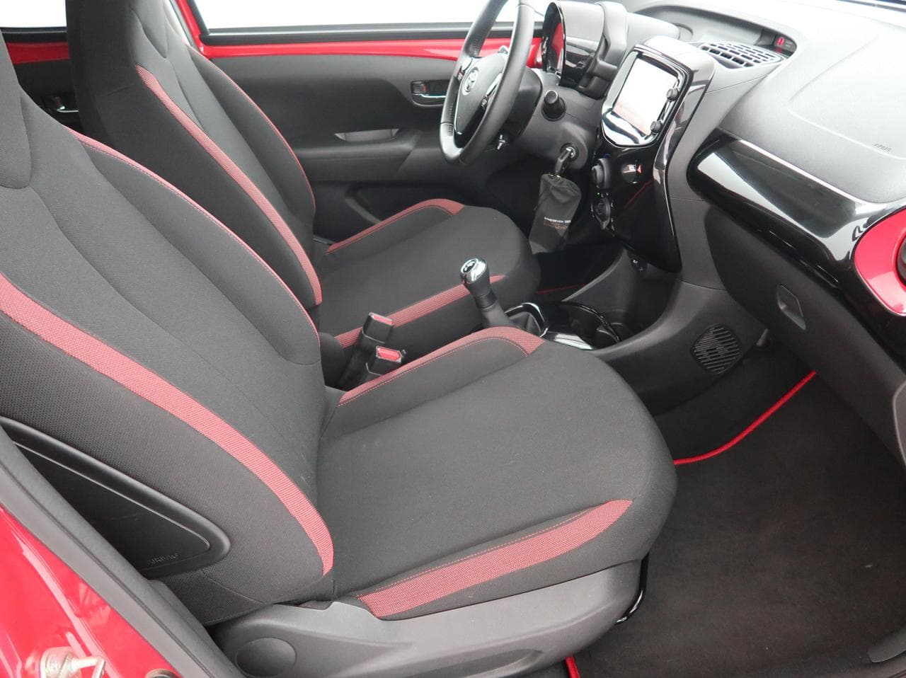 2018 Toyota AYGO - 12