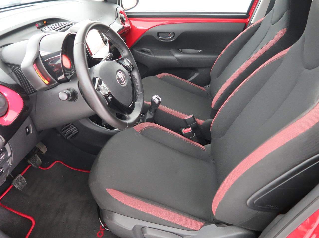 2018 Toyota AYGO - 16