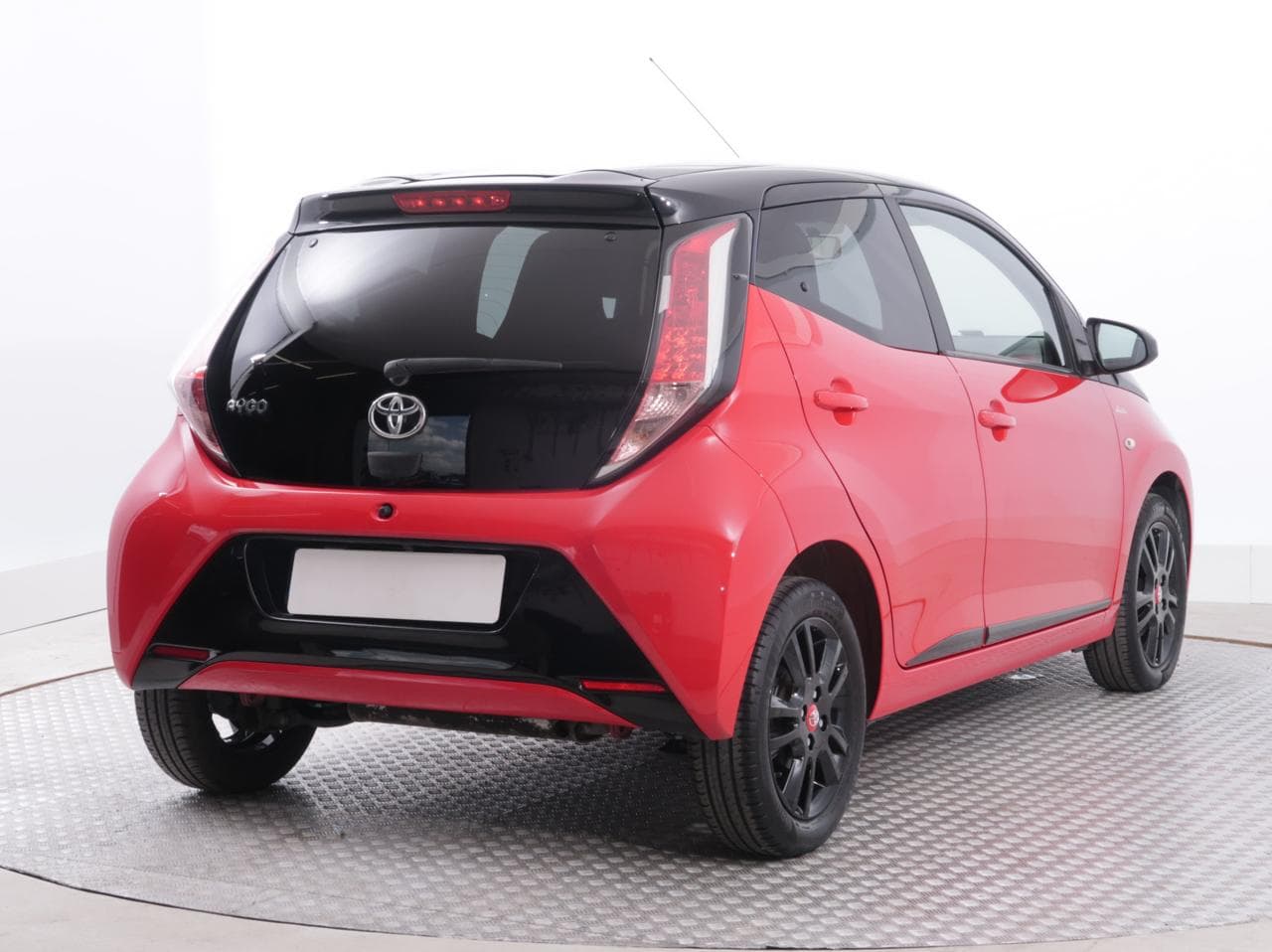 2018 Toyota AYGO - 7